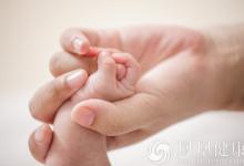 英媒：新生嬰兒心臟停跳6分鐘 緊急搶救后起死回生