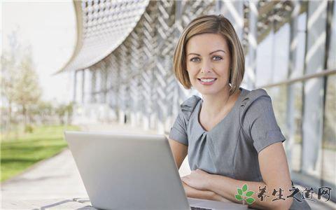 中國網民達8.29億 長時間上網的危害