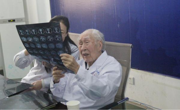 肝病泰斗田庚善:規范抗病毒,肝病都可康復-易網健康養生網 肝病泰斗田庚善:規范抗病毒,肝病都可康復