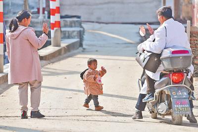 村醫父子三人：52年，看病超10萬人次