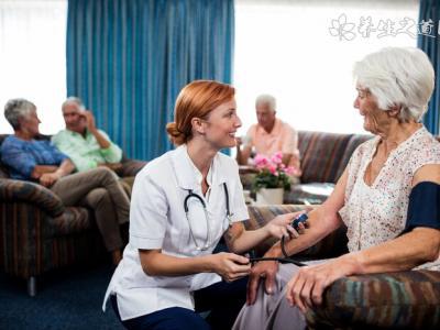 美國(guó)新冠肺炎確診人數(shù)超120萬 高溫下口罩可摘嗎