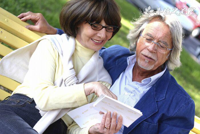 英國確診病例每7天翻一番 佩戴眼鏡有助降低新冠感染風險嗎