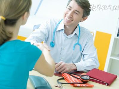 美國總計(jì)新冠確診病例超950萬例 新冠病人脫發(fā)是怎么回事