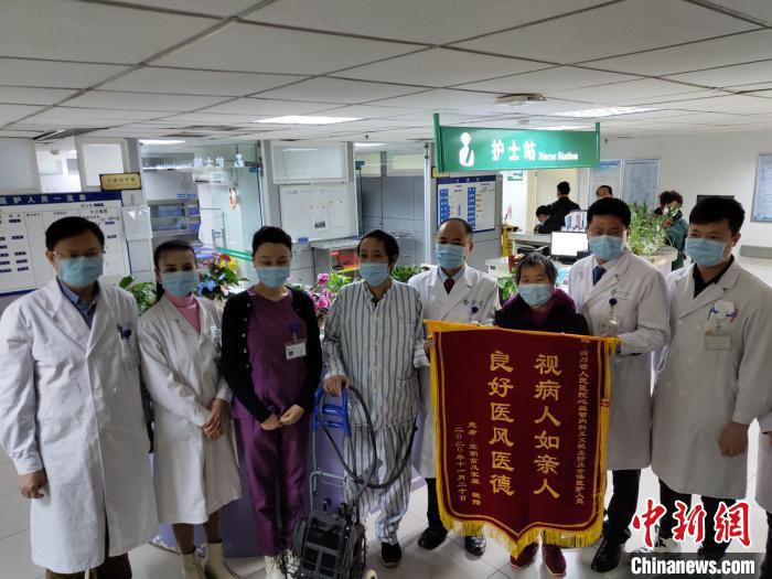 國(guó)內(nèi)首例商用人工心臟植入患者在四川康復(fù)出院