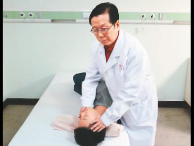 讓“站錯了隊”的脊椎關節歸位（大健康觀察）