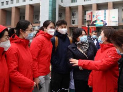 疫情之下，生命至上：“疫”線醫(yī)護(hù)工作者掃描