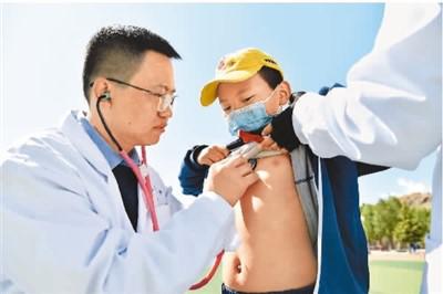 “輸血供氧”變?yōu)椤霸煅蒲酢保ㄈ嗣窠】颠@十年⑩）