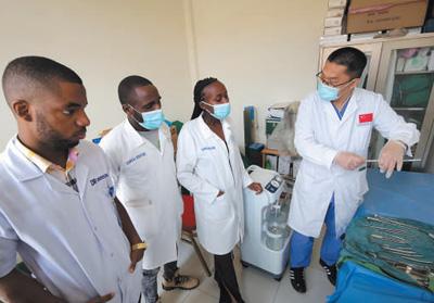 為增進世界人民健康福祉作出貢獻（中國援外醫療隊派遣60周年）