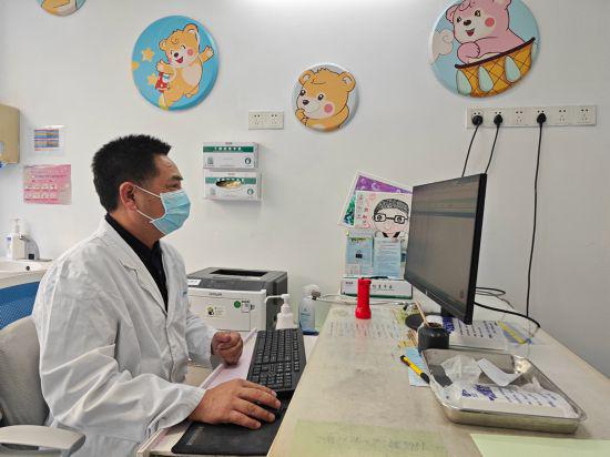 兒科“應(yīng)開(kāi)盡開(kāi)”——直擊多地醫(yī)院切實(shí)保障兒童呼吸道疾病診療需求