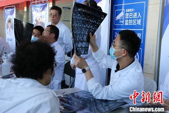 國家巡回醫療隊赴寧夏開展健康義診