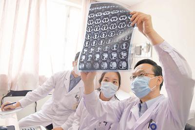 潛心研究風濕診療方案（講述·一輩子一件事）