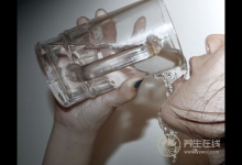 早上喝涼白開和溫水的區別