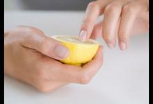 女子維C補(bǔ)充過(guò)多 換季時(shí)指甲竟分層了！