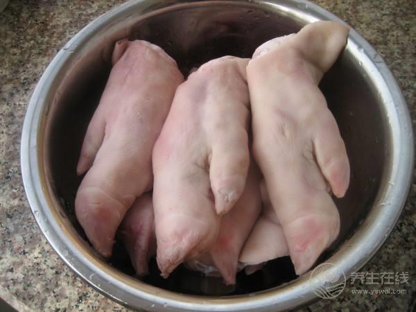 女人吃豬蹄抗衰老好處多  醫(yī)生都是這么挑豬蹄的