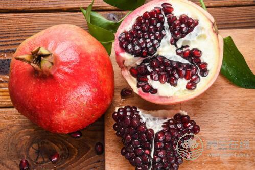 石榴維生素c含量是蘋果2倍，每天1個抗衰老