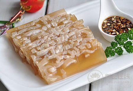 豬皮美容養(yǎng)顏又營(yíng)養(yǎng) 教你幾款家常豬皮食譜 豬皮美容養(yǎng)顏又營(yíng)養(yǎng) 教你幾款家常豬皮食譜