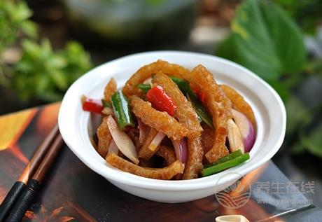 豬皮美容養(yǎng)顏又營(yíng)養(yǎng) 教你幾款家常豬皮食譜 豬皮美容養(yǎng)顏又營(yíng)養(yǎng) 教你幾款家常豬皮食譜