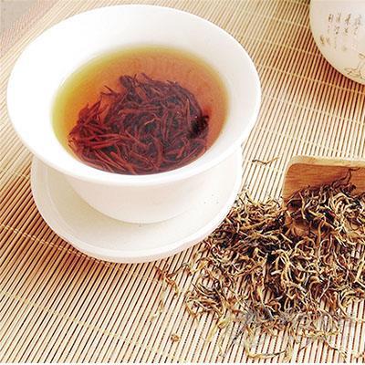 醫生提醒：空腹千萬別亂吃，這些食物越吃腸胃越傷