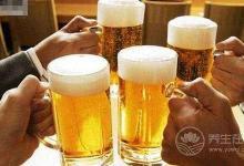 六類(lèi)人絕不能喝啤酒 高血壓患者喝啤酒使血壓劇升