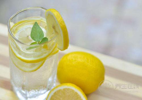 檸檬泡水能減肥、能美容，但很多人都泡錯了