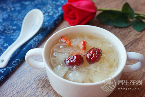 黑木耳VS白木耳，保健擂臺(tái)大PK！贏的是？