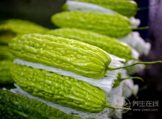三伏天吃苦瓜好處多，但別跟它們搭配吃，越吃越虛