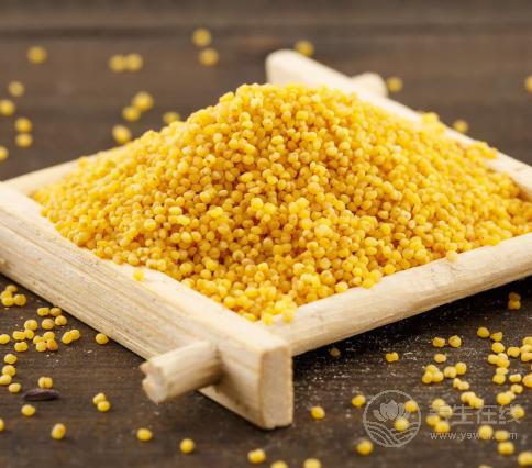 這些情況說明你睡眠不足，可常吃這幾種食物