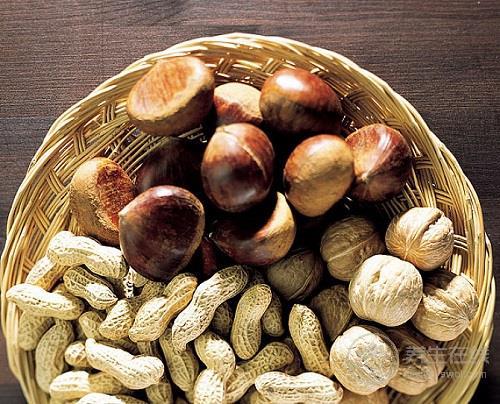 熬夜后吃它們來拯救你的臉吧