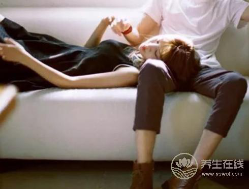 別吝嗇你的kiss,晨吻的4大養生功效！