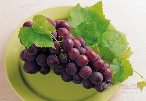 葡萄有個外號“水晶明珠”，常吃有3大好處