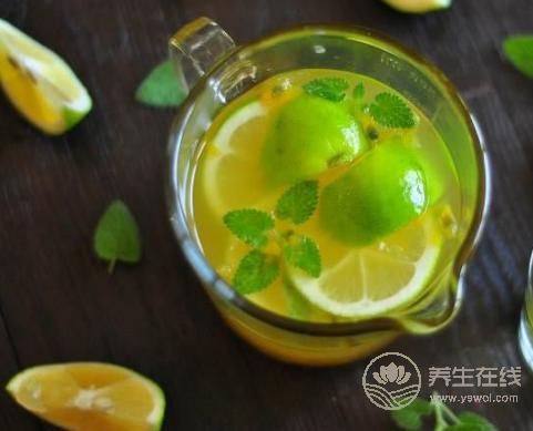 空腹喝檸檬蜂蜜水好不好  檸檬水什么時候喝最好