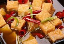 教你煎豆腐小竅門，這么做豆腐不會碎！