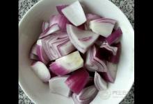 嗓子疼痛難不用吃藥，5種食物吃一吃，能好！