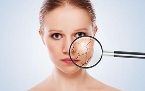 當(dāng)皮膚出現(xiàn)干裂的情況應(yīng)該如何處理