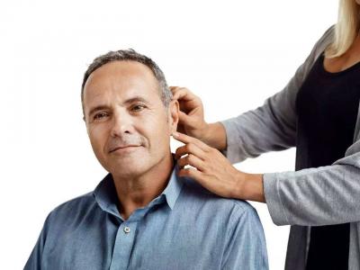 會影響到寶寶聽力發育的四種行為