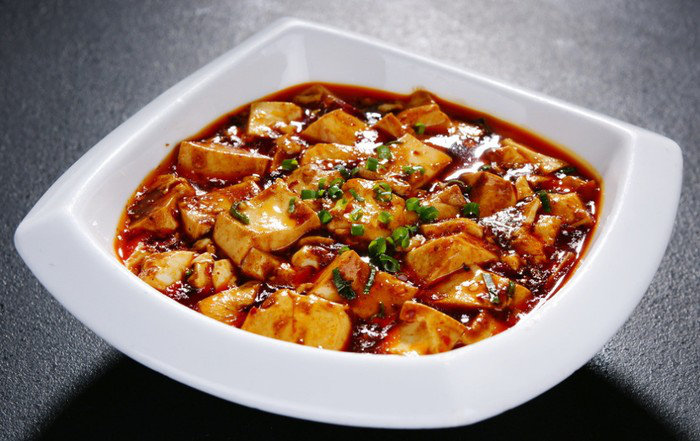 辣椒燉豆腐不同的地區(qū)做法的區(qū)別-易網(wǎng)健康<a href=http://www.logojc.com/jkys/ target=_blank class=infotextkey>養(yǎng)生</a>網(wǎng) 辣椒燉豆腐不同的地區(qū)做法的區(qū)別