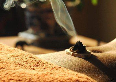 艾灸所生成的煙長時間聞對身體好不好-易網健康<a href=http://www.logojc.com/jkys/ target=_blank class=infotextkey>養生</a>網 艾灸所生成的煙長時間聞對身體好不好