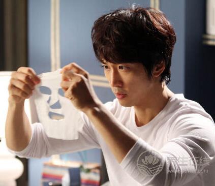 你想在品酒的同時，讓你肌膚變得更紅潤么?