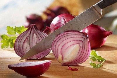 洋蔥營養(yǎng)價(jià)值雖然很高但這三類人不要吃