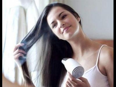 冬季晚上一定要把頭發吹干再睡覺