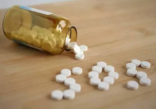 如果你的臉上出現(xiàn)這種異常需要警惕高血壓-易網(wǎng)健康<a href=http://www.logojc.com/jkys/ target=_blank class=infotextkey>養(yǎng)生</a>網(wǎng) 如果你的臉上出現(xiàn)這種異常需要警惕高血壓