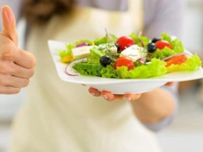 早晨最適合眼部消腫的幾種方法分享