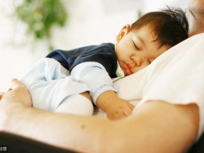 這二種原料泡水喝，滋腎護肝補心，益壽延年！中老年父親最務必