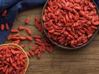 兩首養(yǎng)生打油詩，背熟，能頂一個半老醫(yī)生！（個人收藏，看看吧）