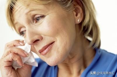 女士四十五歲后是人體“易老期”，夏天要繞開這一件事兒，再喜愛也要憋住