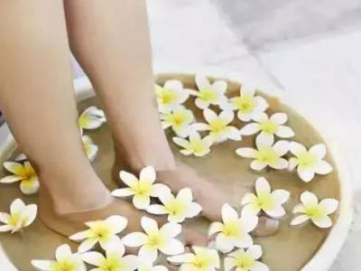 熱水泡腳最補(bǔ)腎壯陽(yáng)，時(shí)間有重視。手腳涼的人必讀