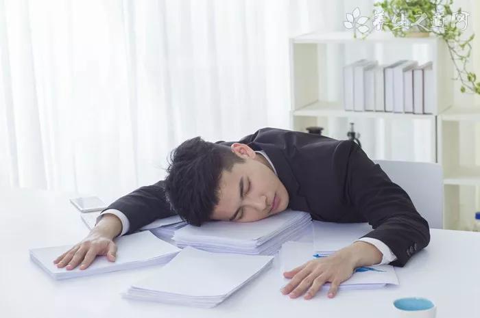 上班族如何保養(yǎng)頸椎 -易網(wǎng)健康<a href=http://www.logojc.com/jkys/ target=_blank class=infotextkey>養(yǎng)生</a>網(wǎng) 上班族如何保養(yǎng)頸椎