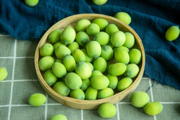 蓮子和紅糖煮水喝能祛濕嗎 蓮子和紅糖煮水的好處