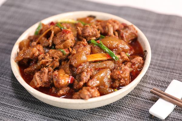 魔芋是怎么制作出來的 魔芋的原料是啥