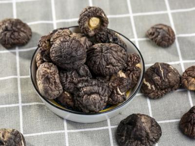 干香菇保質(zhì)期多長(zhǎng)時(shí)間 干蘑菇放了三年還能吃嗎